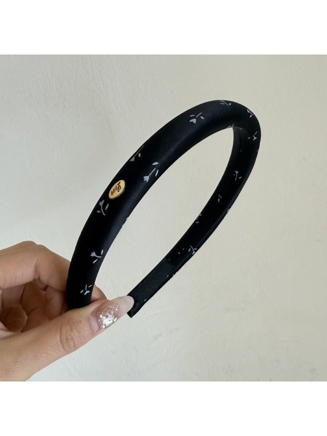 Gifty - Minimalist Ditsy Floral Headband