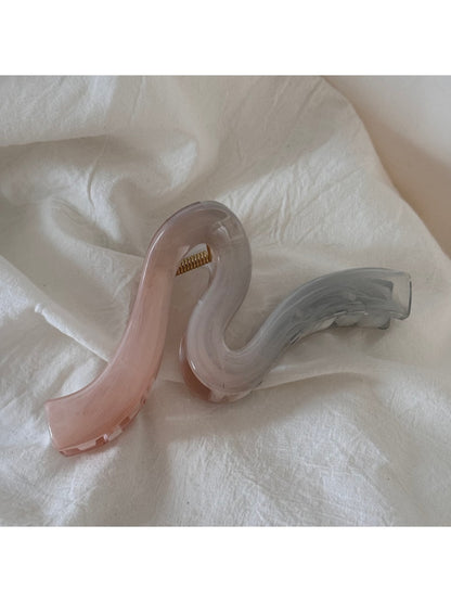 Beau - Glossy Plastic Flower Shape Claw Clip