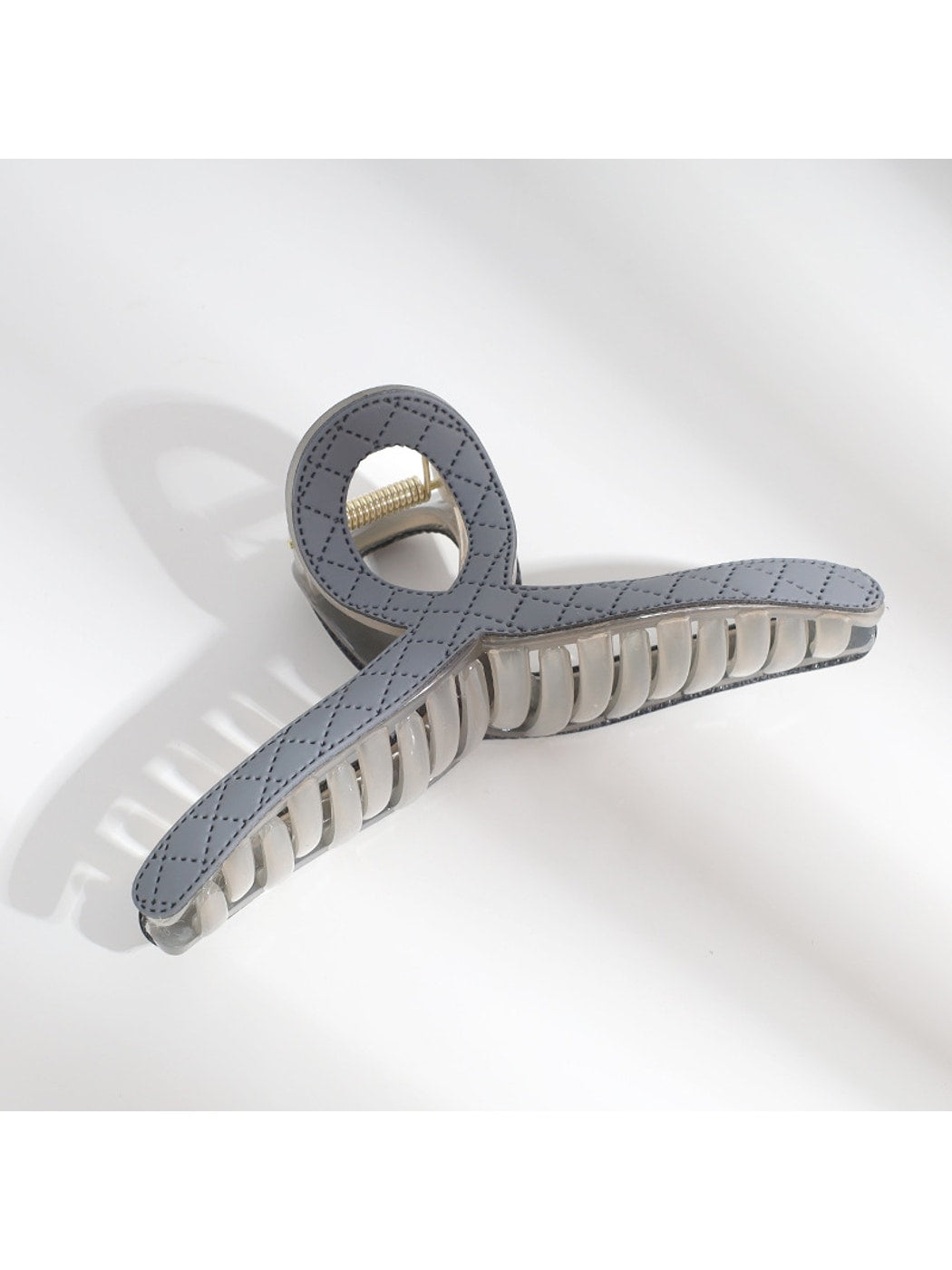 Beau - Geometric Plastic Alloy Square Form Claw Clip