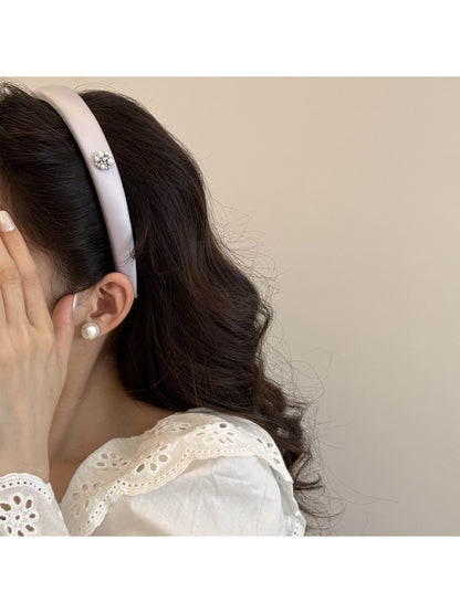 Gifty - Floral Detail Satin Finish Women's Headband