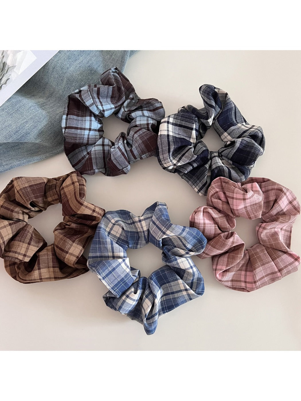 Gifty - Retro Plaid Fashion Scrunchie