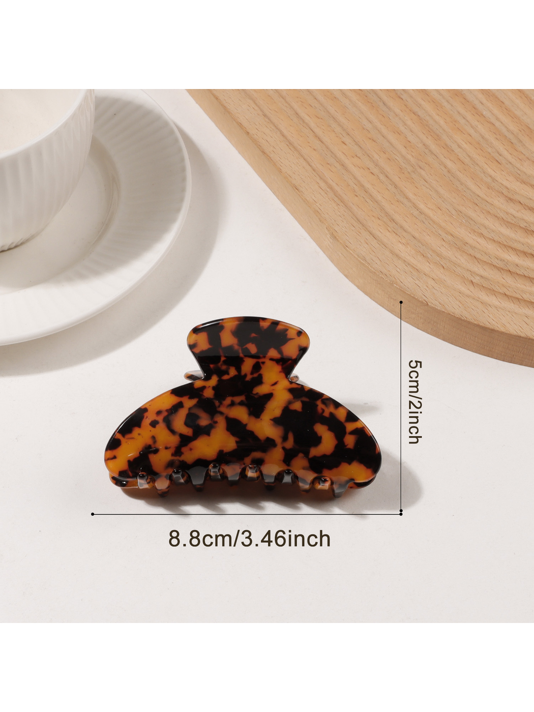 Beau - Retro Textured Geometric Hair Claw Clip