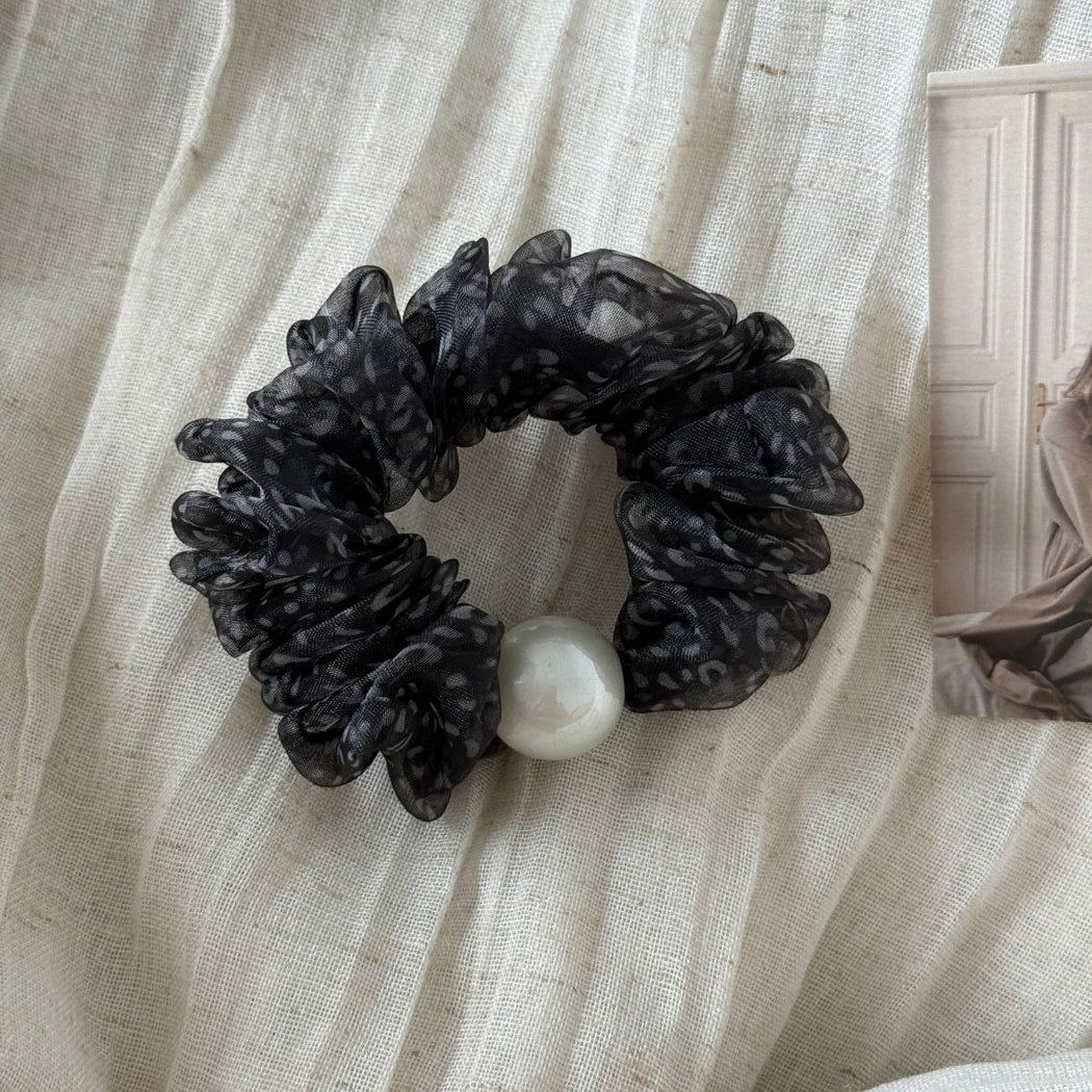 Gifty - Leopard Print Ruffled Bead Detail Scrunchie