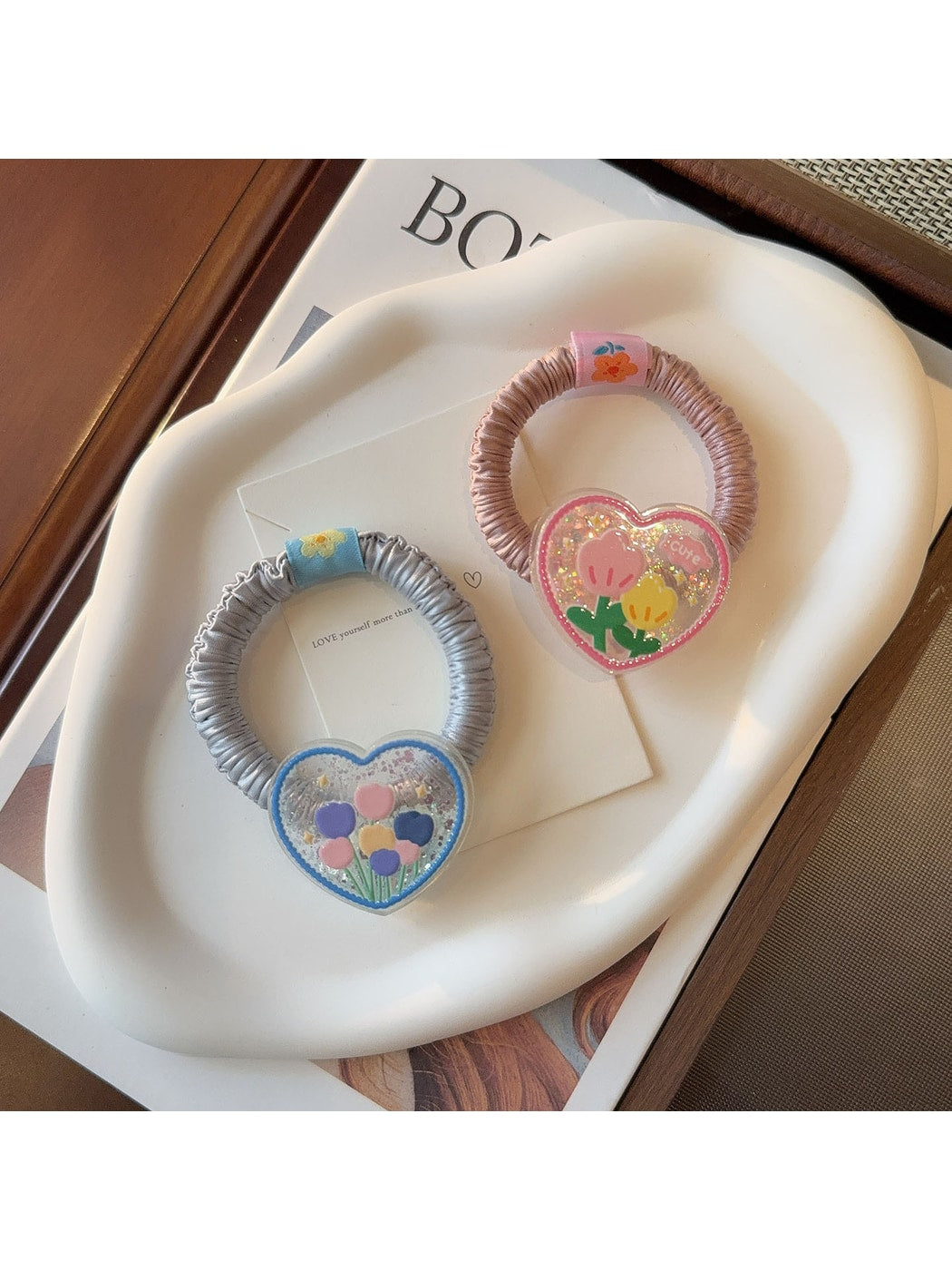 Gifty - Floral Print Heart Detail Elastic Hair Tie