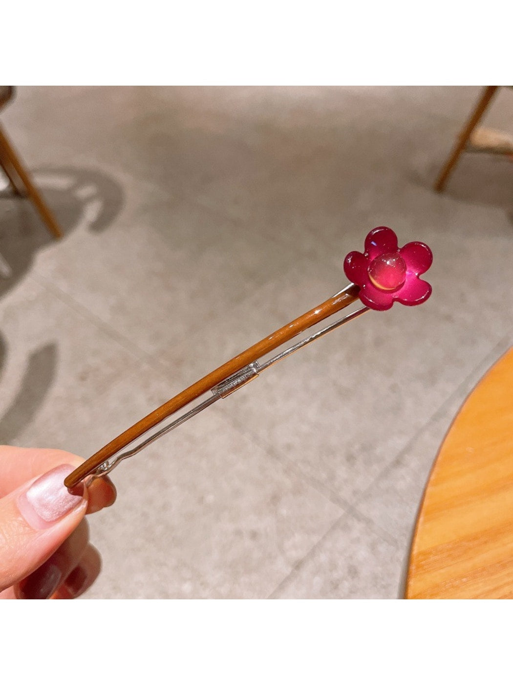 Beau - Plastic Alloy Flower Design Hair Clip
