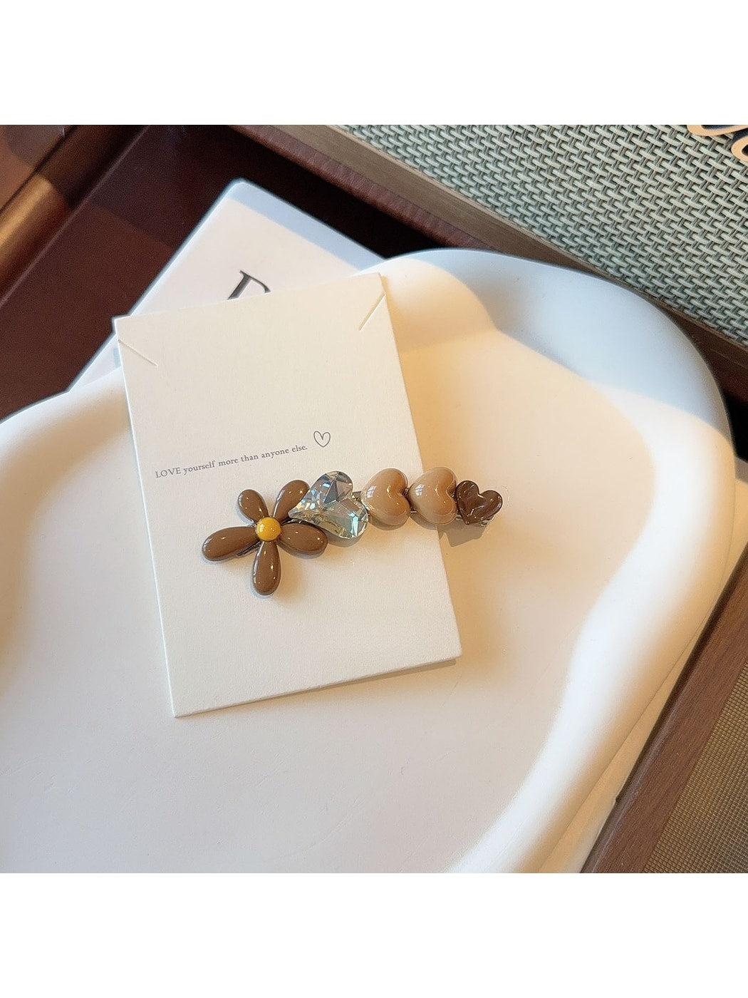 Beau - Floral Duckbill Hair Clip with Shiny Detail
