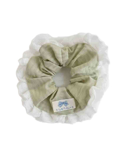 Gifty - Cream Lace Trimmed Scrunchie