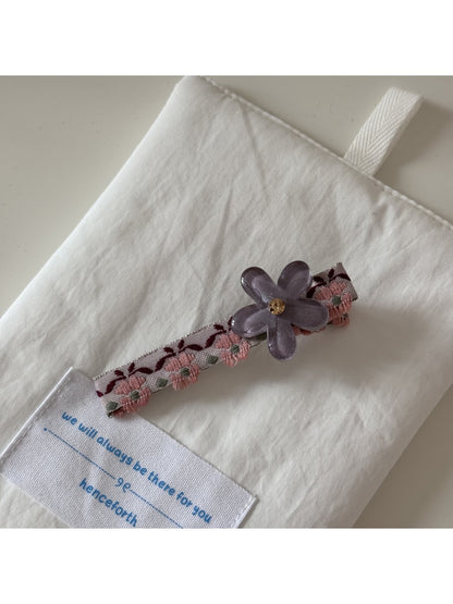 Beau - Scalloped Trim Floral Decorative Hair Clip