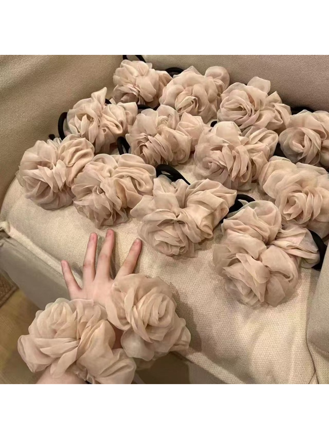 Gifty - Polyester Rose Shape Scrunchie