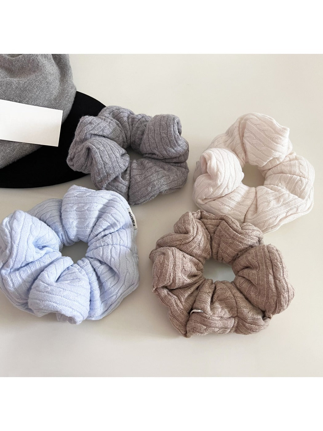 Gifty - Autumn-Winter Versatile Yarn Knitted Scrunchie