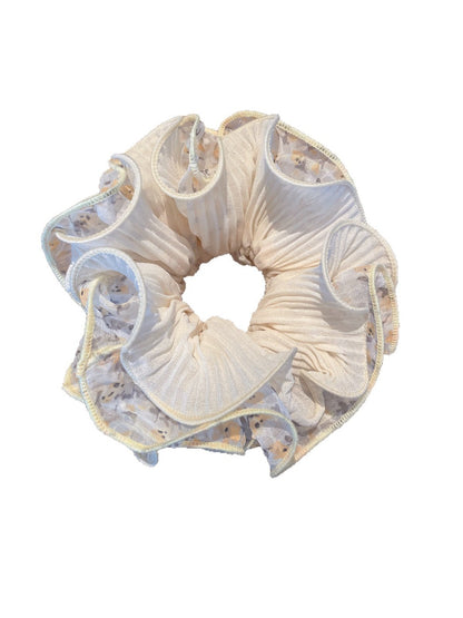 Gifty - Gentle Floral Voluminous Scrunchie