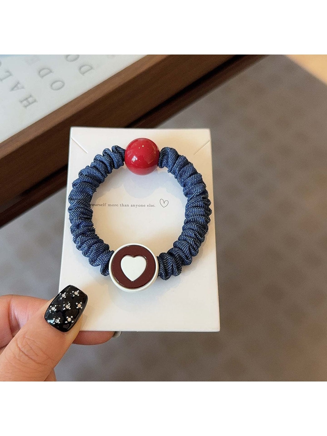 Gifty - Elastic Heart Detail Polyester Hair Tie