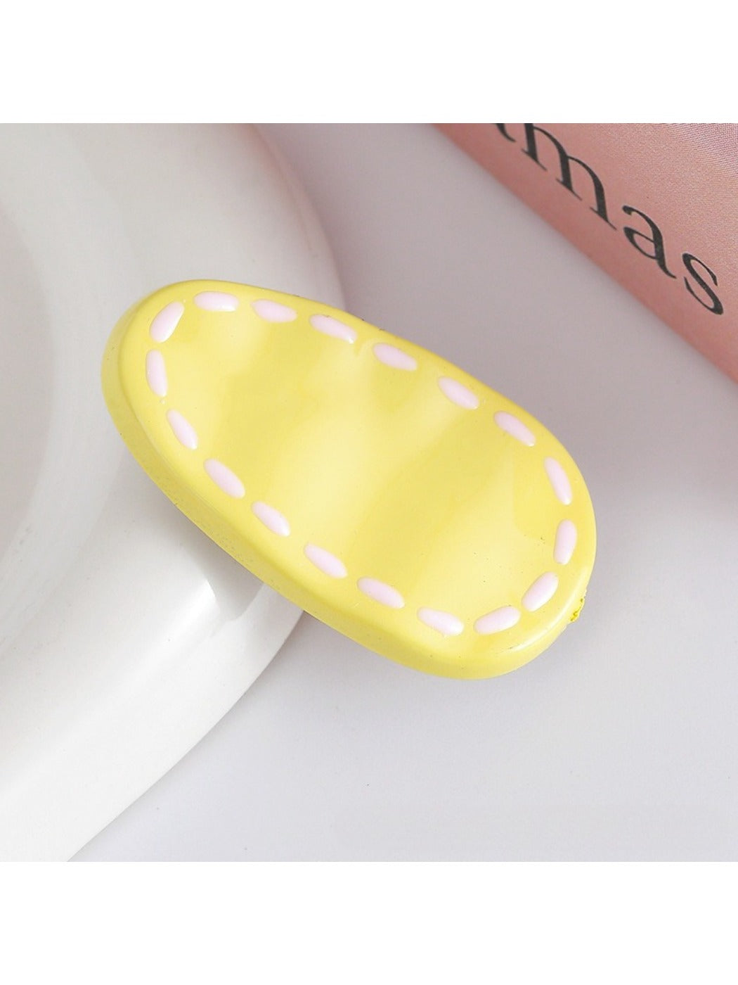 Beau - Spring Summer Oval Hair Clip