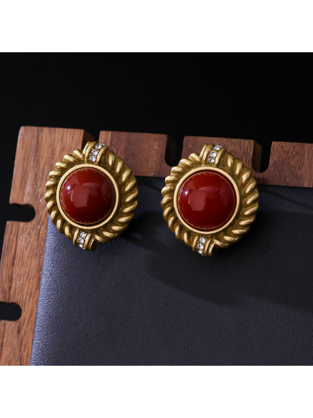 Earedge - Vintage Geometric Framed Round Stud Earrings