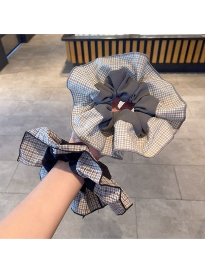 Gifty - Gingham Ruffled Voluminous Scrunchie