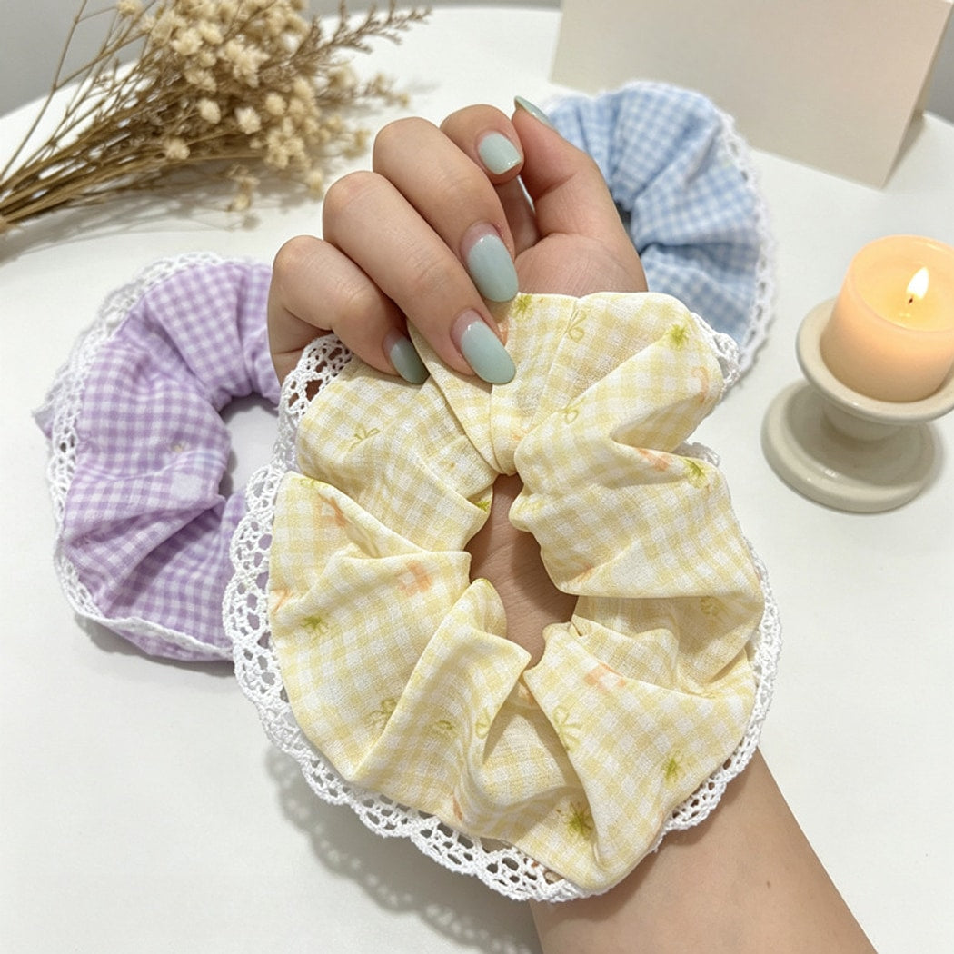 Gifty - Lace Trim Gingham Bow Detail Scrunchie