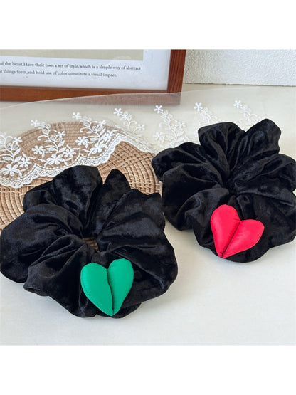 Gifty - Velvet Heart Hair Scrunchie