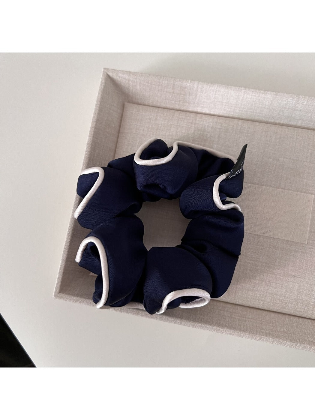 Gifty - Luxury Satin Scrunchie Hair Ties