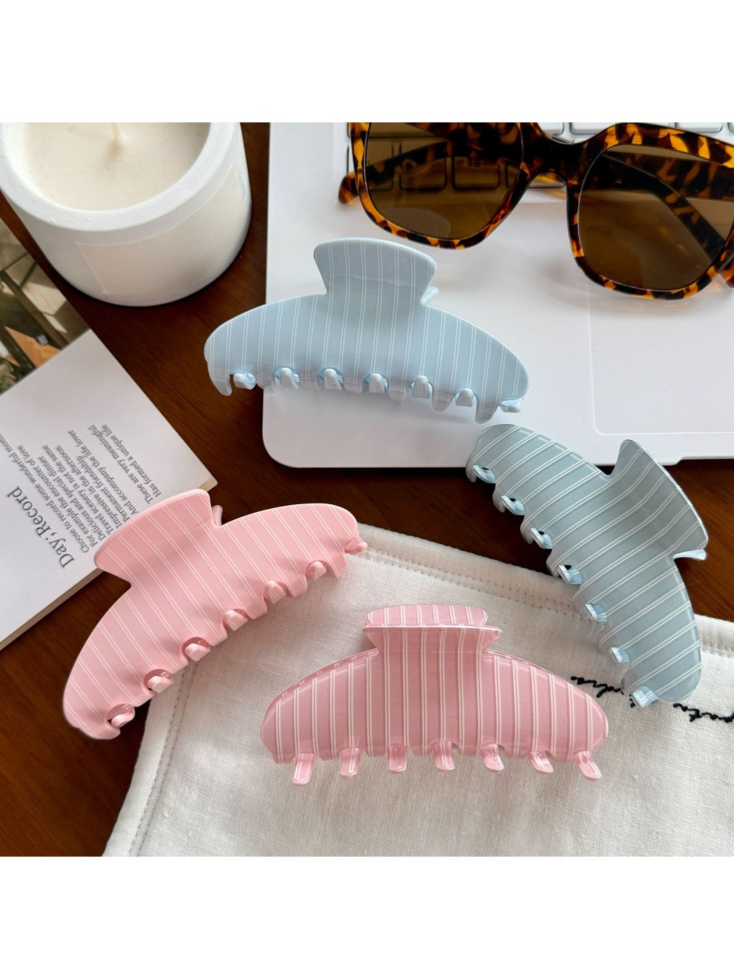 Beau - Sweet Style Striped Back Hair Claw Clip