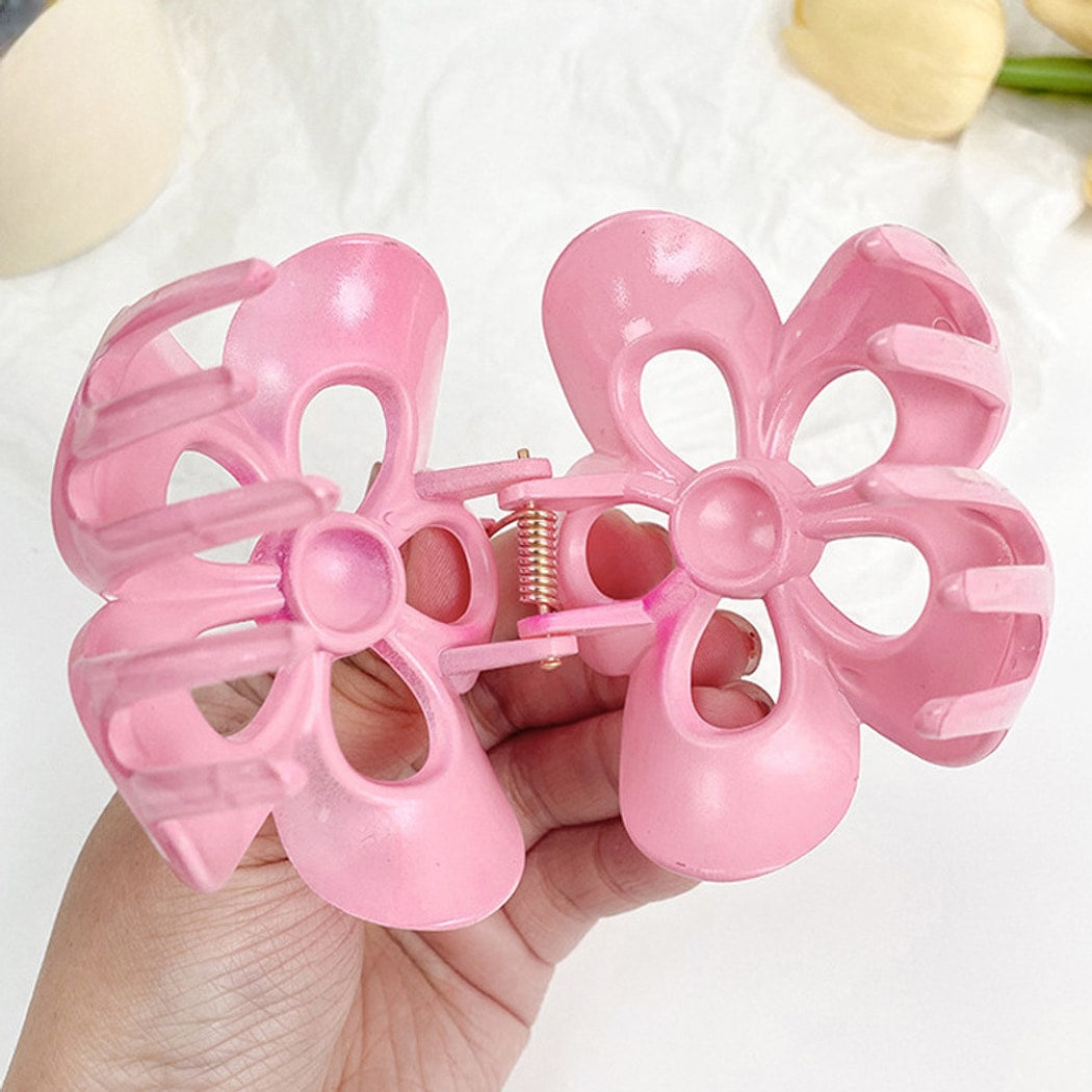 Beau - Glossy Hollow Flower Shape Claw Clip