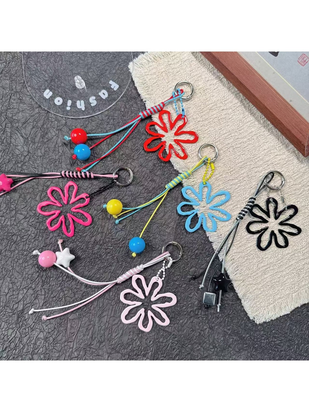 Keypus - Cutout Flower Pendant Decorative Bag Charm Keychain