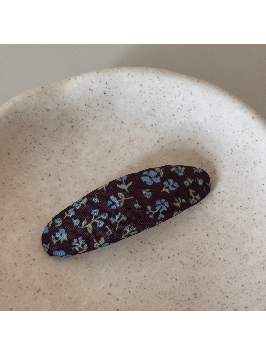 Beau - Irregular Oval Pattern Hair Clip