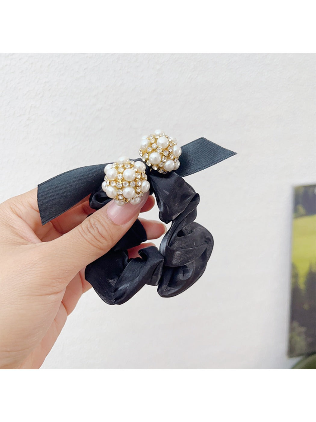 Gifty - Satin Floral Hair Tie