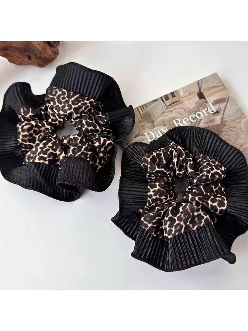 Gifty - Leopard Pattern Scrunchie Hair Tie
