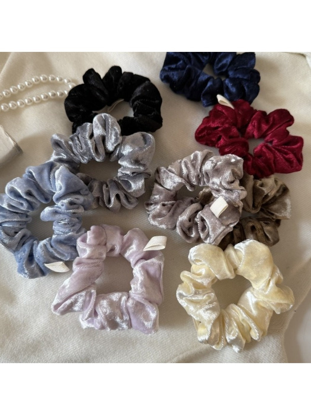 Gifty - Elegant Solid Color Ruched Scrunchie