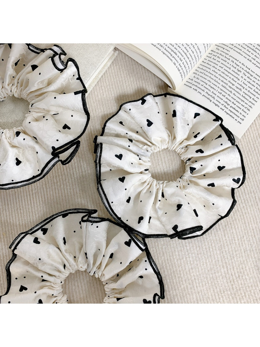 Gifty - Valentines Day Love Print Scrunchie