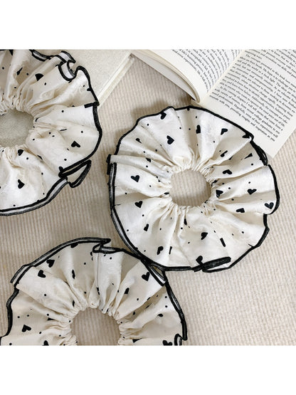 Gifty - Valentines Day Love Print Scrunchie