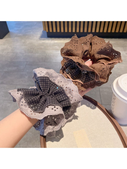 Gifty - Fashion Forward Lace Plaid Scrunchie