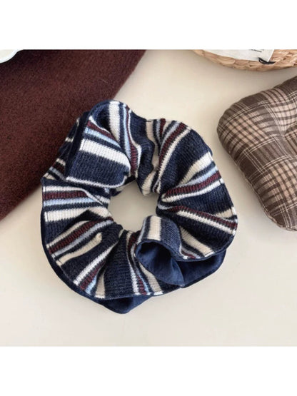 Gifty - Elegant Striped Voluminous Scrunchie