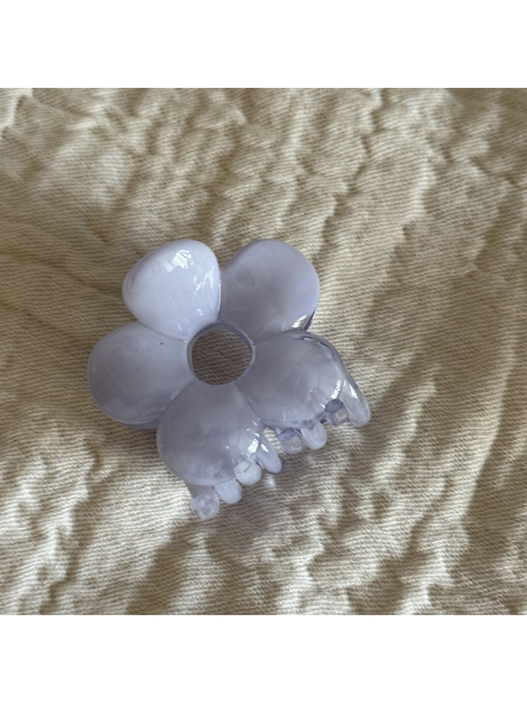 Beau - Glossy Acrylic Flower Hollow Claw Clip