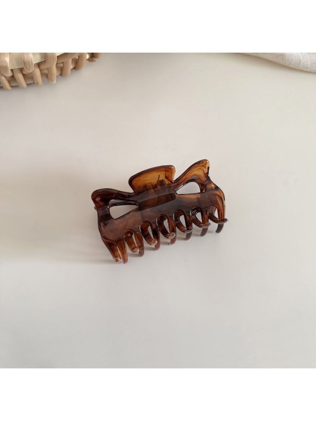 Beau - Simple Geometric Plastic Claw Clip