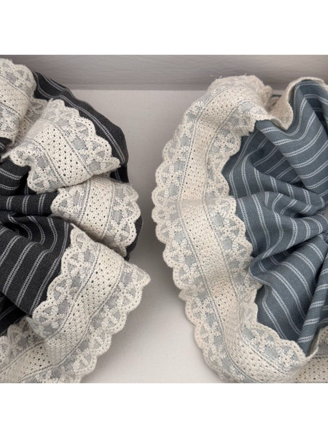 Gifty - Lace Trim Striped Scrunchie Hair Tie