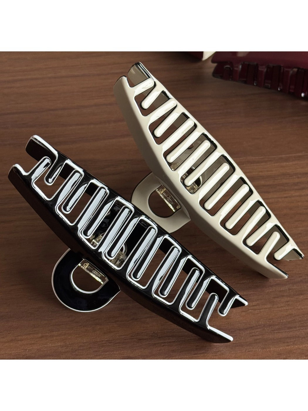 Beau - Geometric Line Acetate Claw Hair Clip