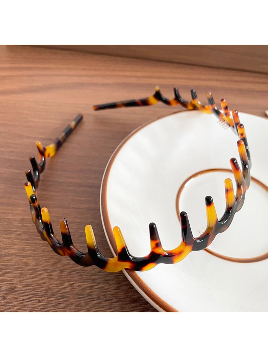 Gifty - Vintage Wide Wavy Headband