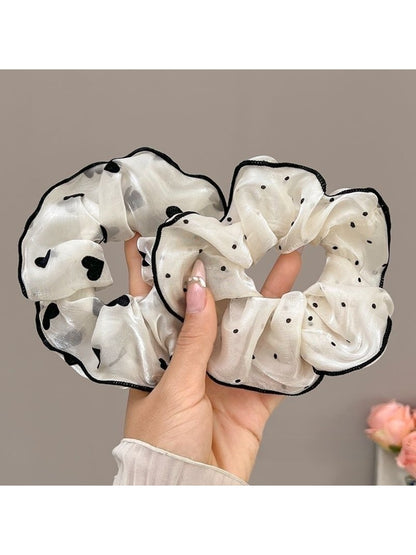 Gifty - Black-Bordered Geometric Luxury Scrunchie