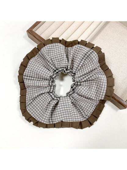 Gifty - Retro Preppy Plaid Scrunchie