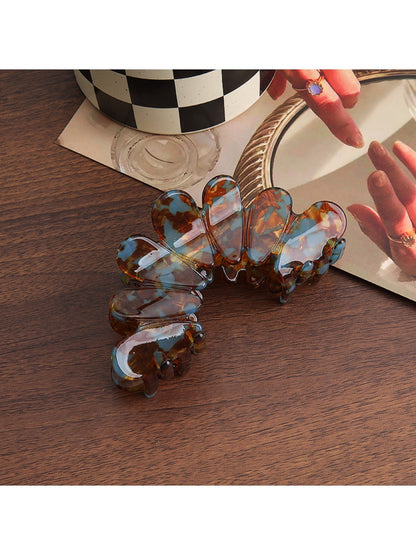 Beau - Petal Shaped Claw Clip