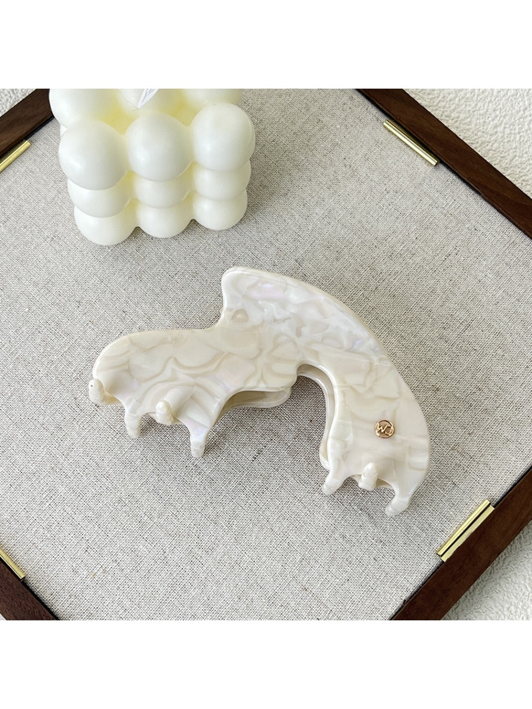 Beau - Minimalist Asymmetrical Claw Clip