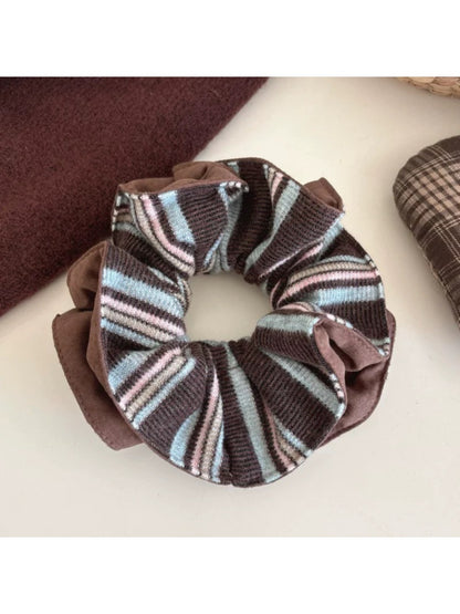 Gifty - Elegant Striped Voluminous Scrunchie