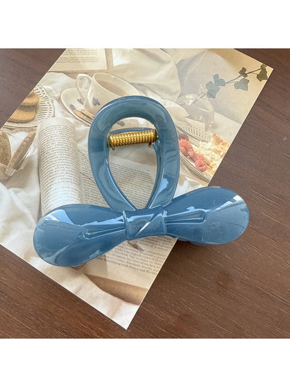 Beau - Cutout Bow Tie Hair Claw Clip