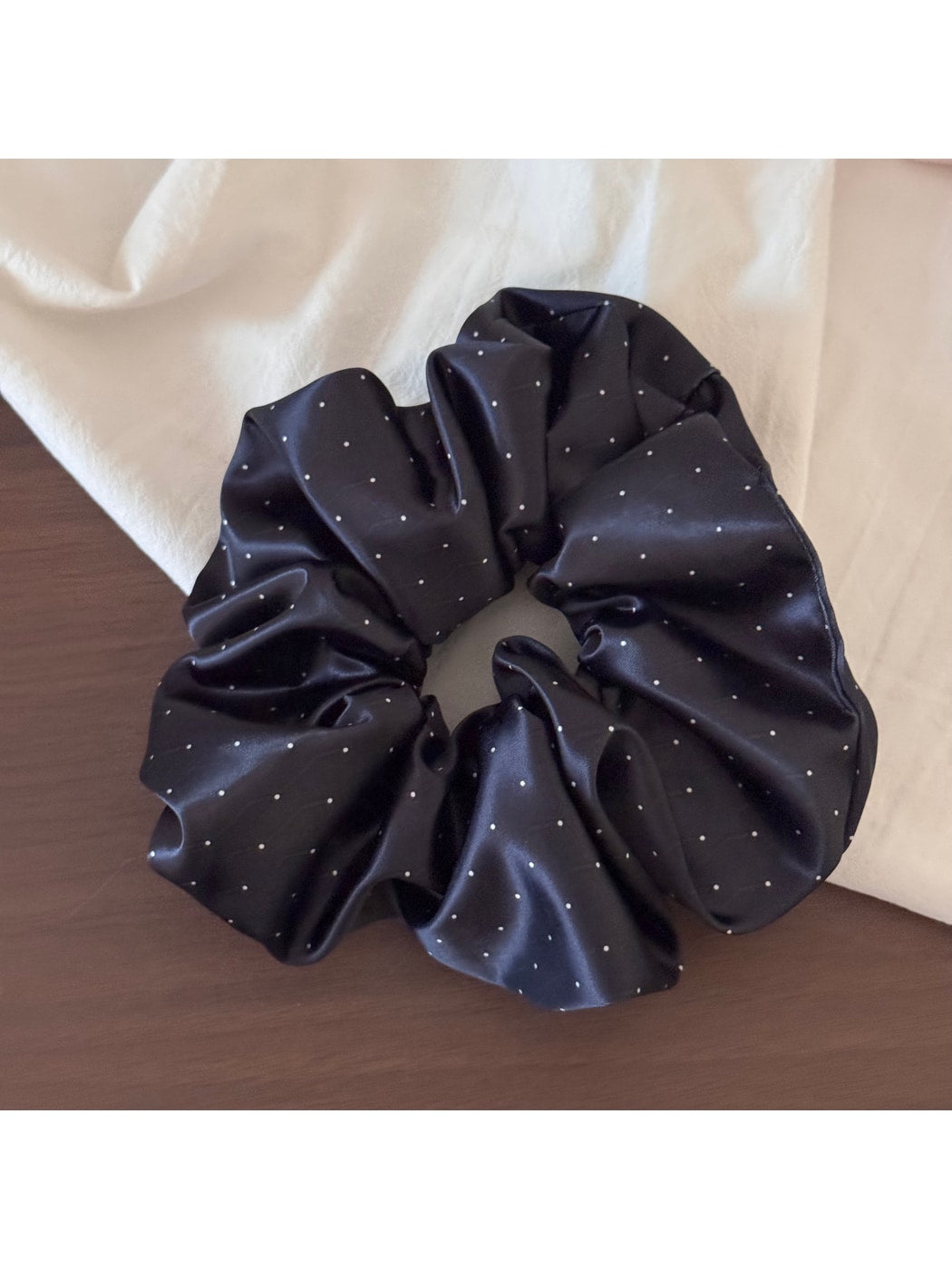 Gifty - Polka Dot Ruched Satin Finish Scrunchie