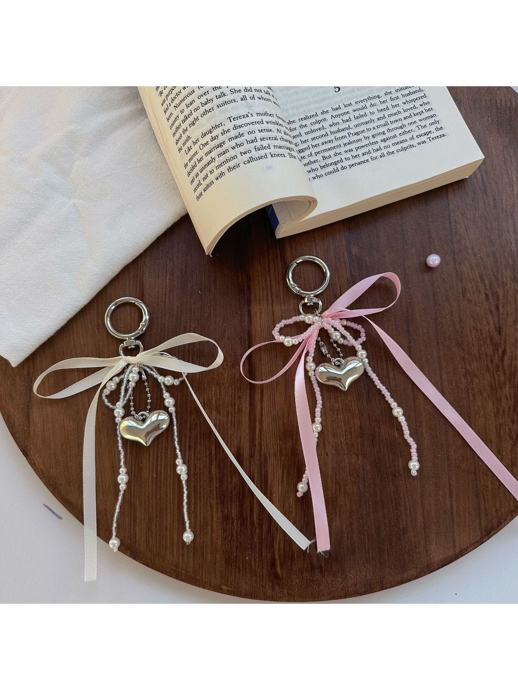 Keypus - Beaded Bow Heart Charm Decorative Bag Keychain