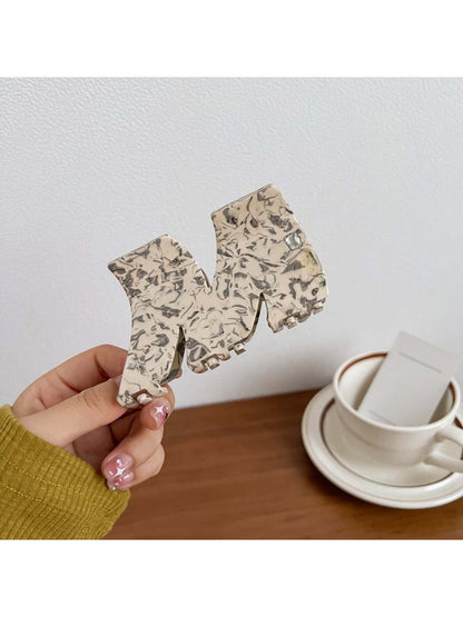 Beau - Minimalist M Shaped Hair Claw Clip