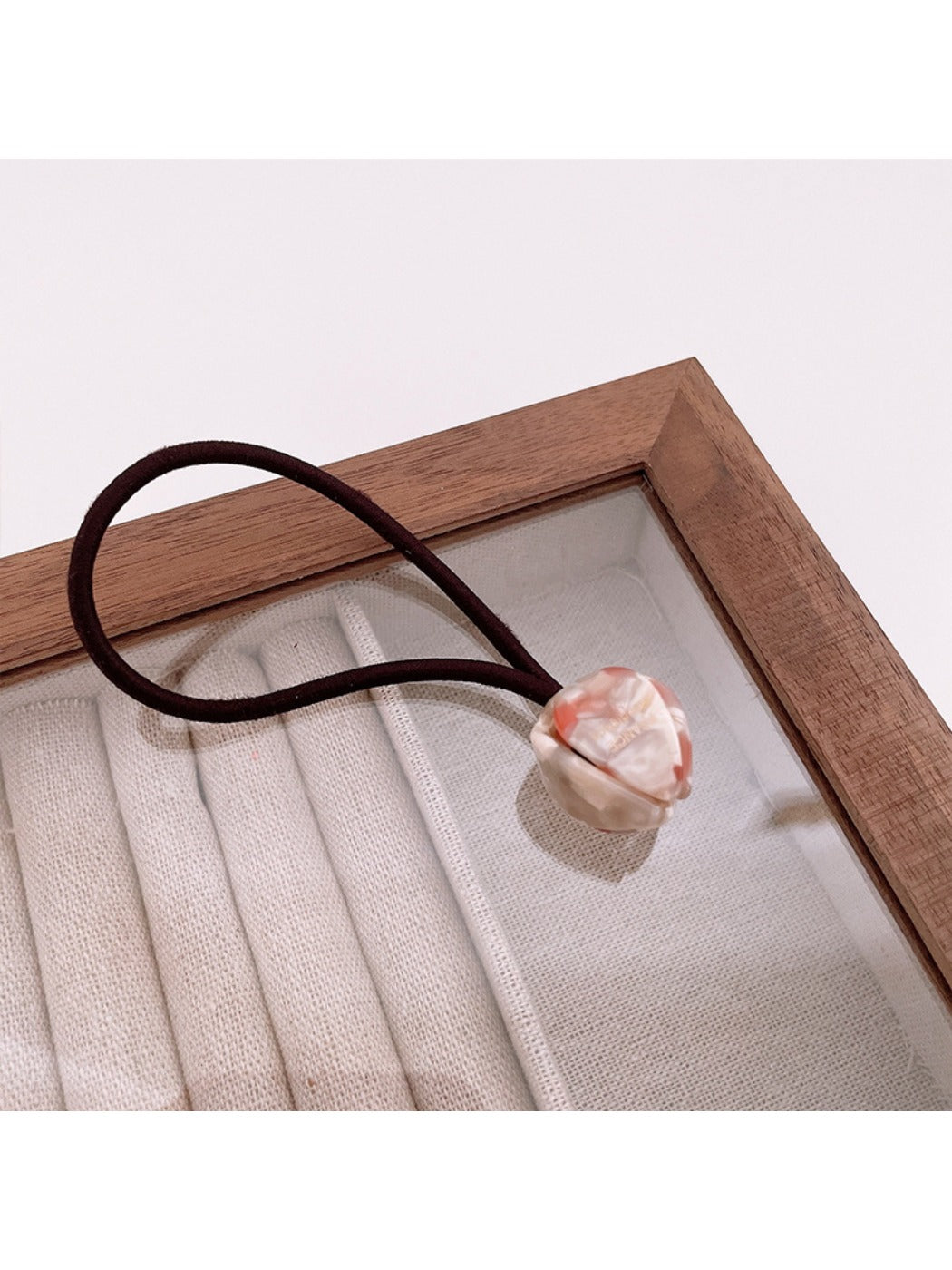 Gifty - Retro Tulip Bud Hair Tie