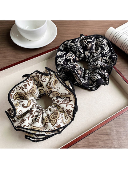 Gifty - Four Layer Floral Scrunchie