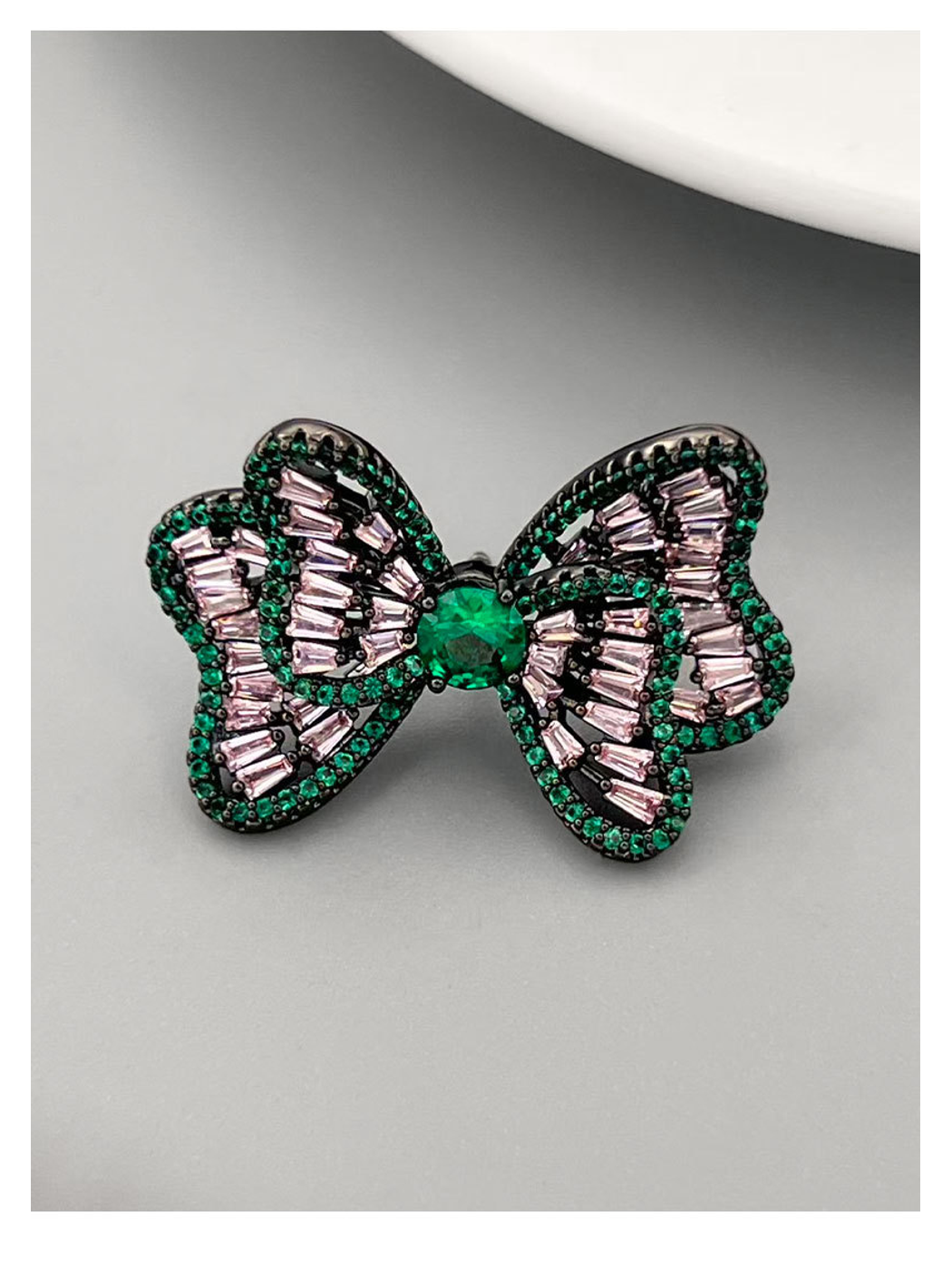 Brovia - Refined Butterfly Bow Decorative Brooch